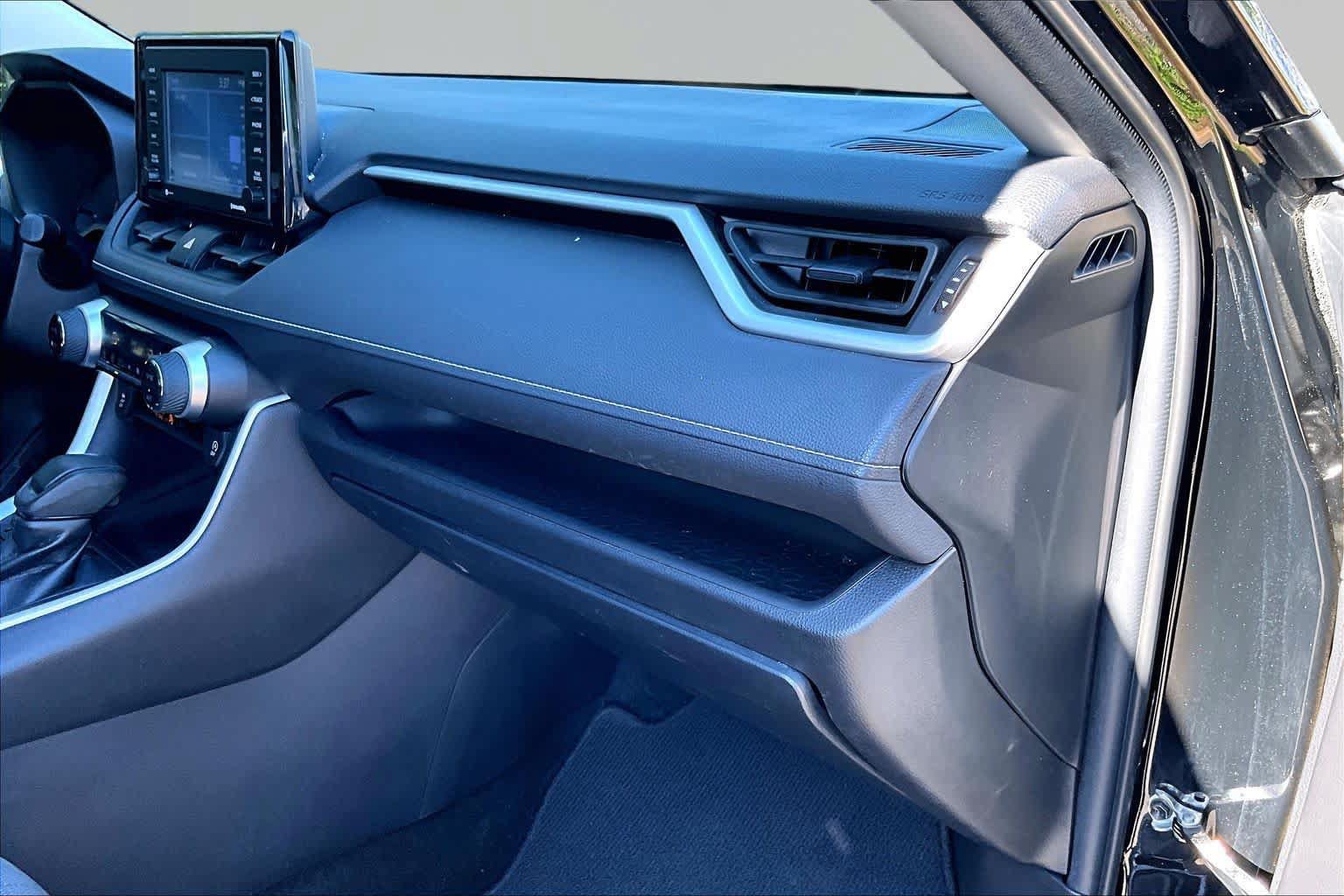 Certified 2022 Toyota RAV4 XLE FWD image 19