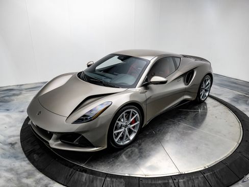 New 2026 Lotus Emira SE image 4