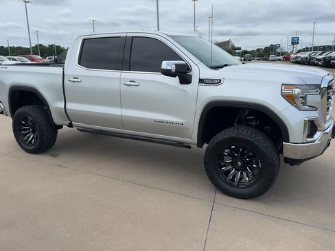 Used 2020 GMC Sierra 1500 SLT AWD/4WD image 3