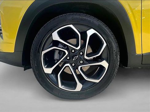 Used 2025 Chevrolet Trax RS FWD image 10