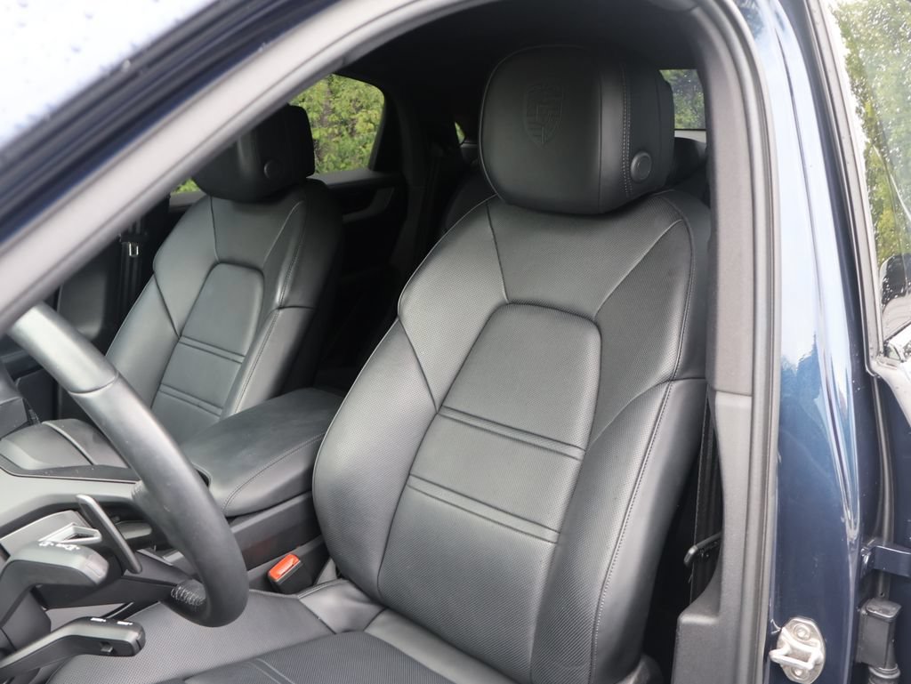 Certified 2024 Porsche Cayenne S AWD/4WD image 5