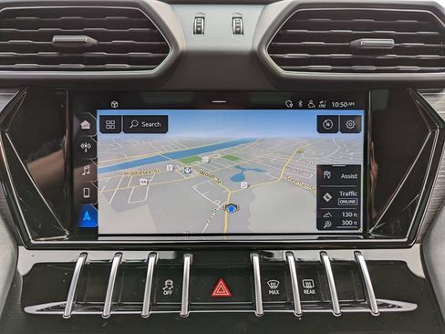 Used 2021 Lamborghini Urus AWD/4WD image 23