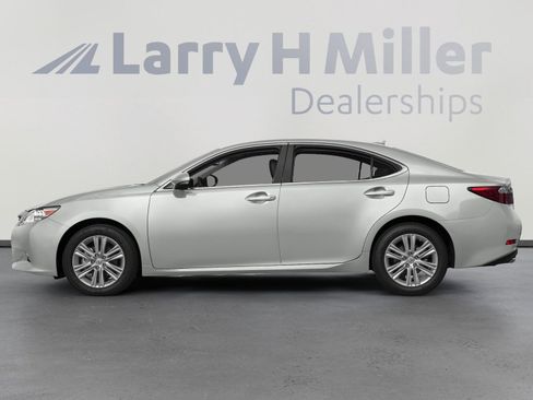 Used 2015 Lexus ES 350 w/ Luxury Package image 2