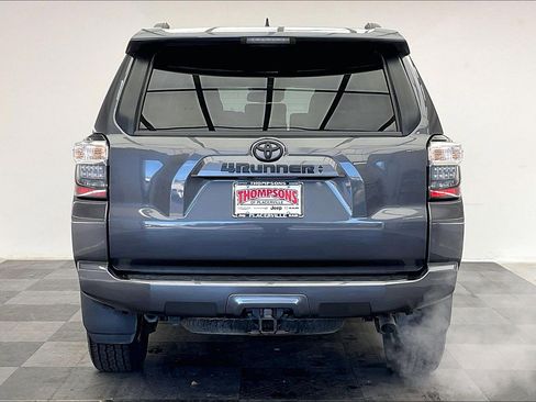 Used 2020 Toyota 4Runner SR5 Premium image 3