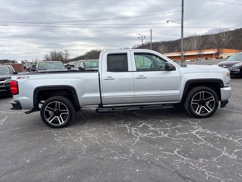 Used 2018 Chevrolet Silverado 1500 LT w/ LPO, Black Pack image 8