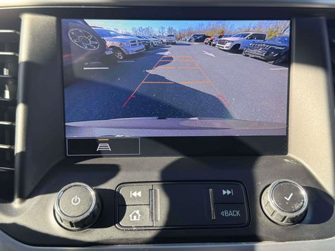 Used 2022 GMC Acadia SLT w/ LPO, Roadside Safety Package image 25