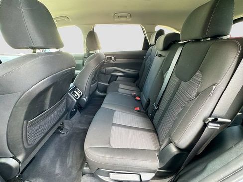 Used 2024 Kia Sorento LX FWD image 22
