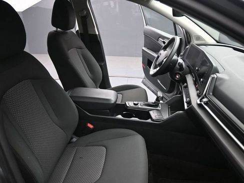 Used 2025 Kia Sportage LX FWD image 24