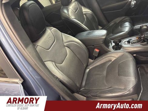 Used 2019 Jeep Cherokee Limited image 42