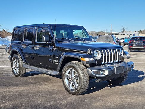 Used 2018 Jeep Wrangler Unlimited Sahara image 1