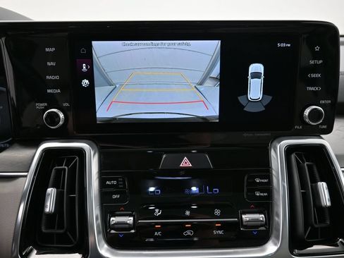 Used 2023 Kia Sorento SX AWD/4WD image 9