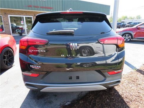 Used 2025 Buick Encore GX Preferred AWD/4WD image 17