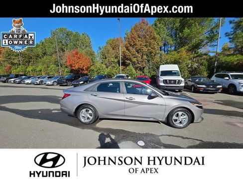 Certified 2023 Hyundai Elantra SE image 14