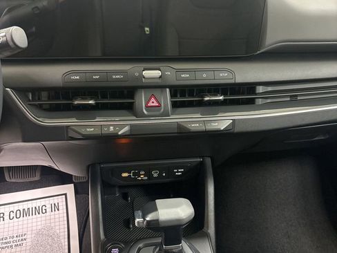 Used 2025 Kia K4 EX FWD image 12