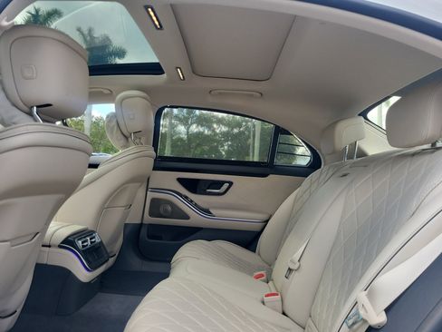 Used 2022 Mercedes-Benz S 500 4MATIC image 12