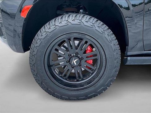 Used 2022 GMC Yukon AT4 AWD/4WD image 10