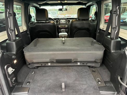 Used 2020 Jeep Wrangler Sport image 14