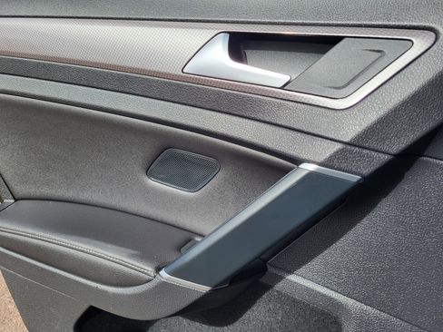 Used 2018 Volkswagen Golf Alltrack S image 10