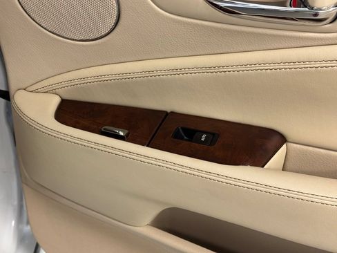 Used 2013 Lexus LS 460 AWD w/ Comfort Pkg image 32