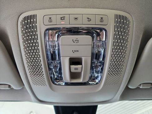 Used 2022 Mercedes-Benz GLB 250 w/ Premium Package Lite image 36