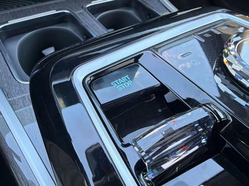 New 2026 BMW i7 xDrive60 w/ Executive Package AWD/4WD image 26