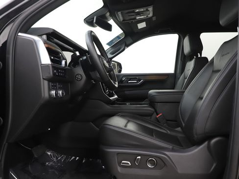 Used 2025 GMC Yukon Denali AWD/4WD image 27