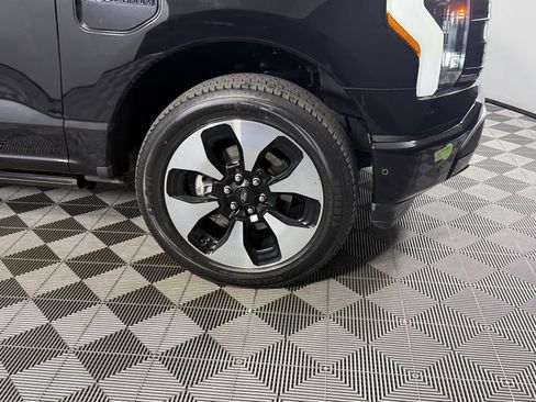 Used 2023 Ford F150 Lightning Platinum image 12