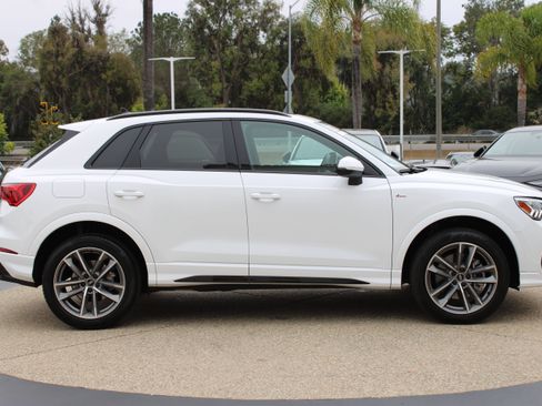 Certified 2025 Audi Q3 2.0T Premium w/ Convenience Package AWD/4WD image 7