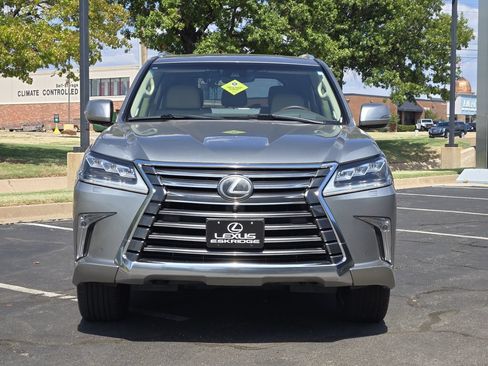 Used 2020 Lexus LX 570 4WD w/ Luxury Package image 2
