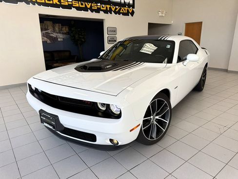 Used 2018 Dodge Challenger R/T Plus RWD image 39