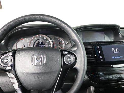 Used 2017 Honda Accord EX image 16
