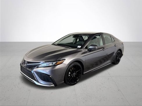 Used 2024 Toyota Camry XSE FWD image 2