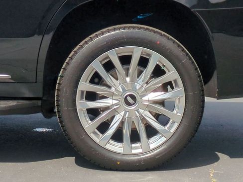 Used 2024 Cadillac Escalade Premium Luxury AWD/4WD image 39