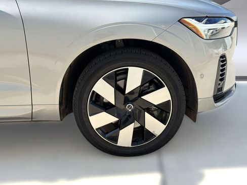 Used 2024 Volvo XC60 T8 Plus w/ Protection Package Premier AWD/4WD image 11