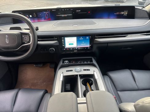 New 2026 Lincoln Navigator L Reserve w/ Jet Appearance Package image 30