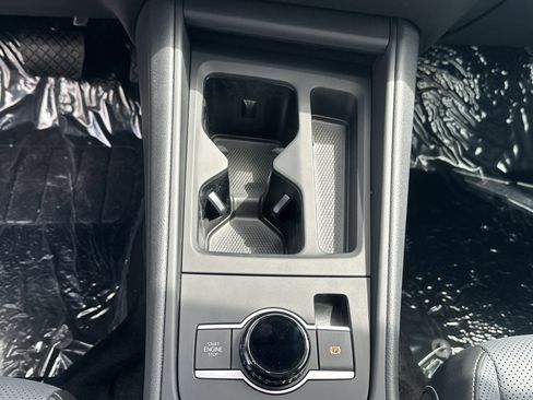 New 2026 Volkswagen Tiguan SE FWD image 18