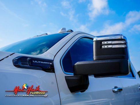 Used 2024 GMC Sierra 2500 Denali Ultimate image 4