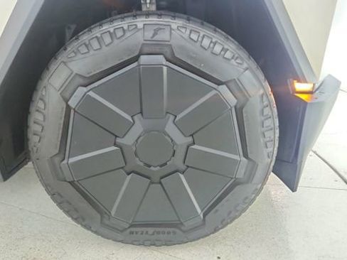 Used 2024 Tesla Cybertruck Cyberbeast image 51