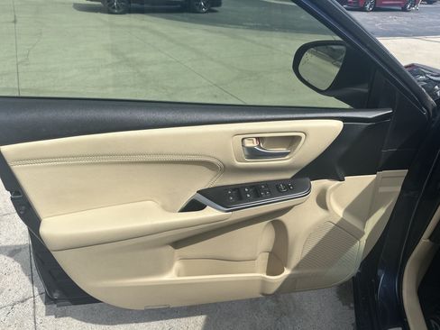 Used 2014 Toyota Camry SE FWD image 13