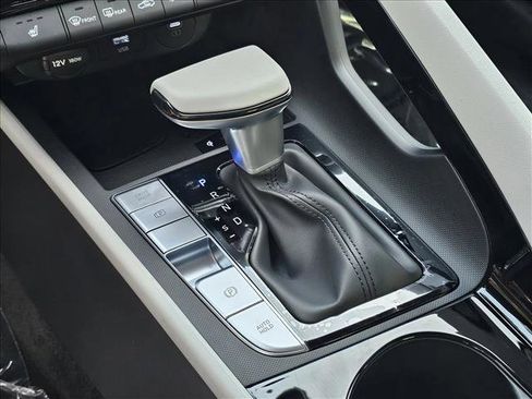 New 2025 Hyundai Elantra Limited image 15