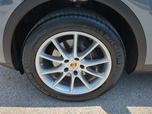 Used 2020 Porsche Cayenne AWD/4WD image 11