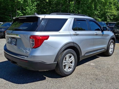 Used 2021 Ford Explorer XLT w/ Class III Trailer Tow Package AWD/4WD image 6
