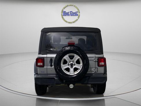 Used 2018 Jeep Wrangler Sport AWD/4WD image 4
