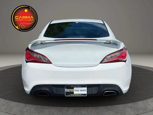 Used 2015 Hyundai Genesis 3.8 RWD image 4