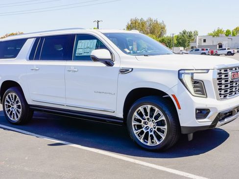New 2026 GMC Yukon XL Denali w/ Denali Reserve Package AWD/4WD image 6