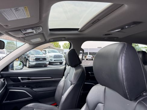 Used 2025 Kia Telluride S FWD image 10