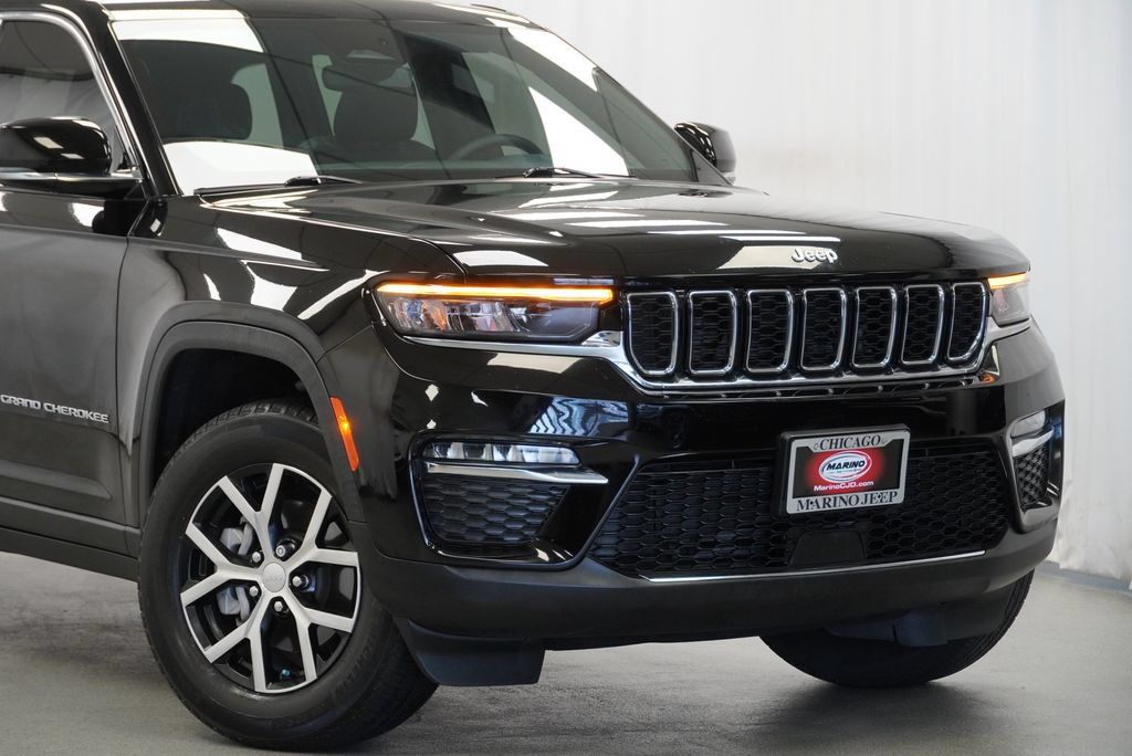 Used 2024 Jeep Grand Cherokee Limited AWD/4WD image 6