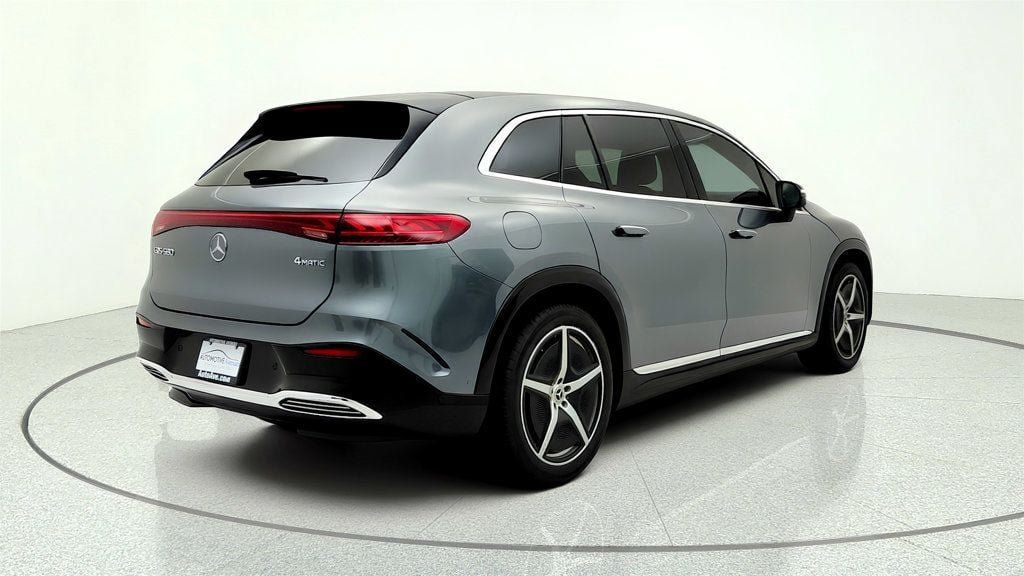 Used 2023 Mercedes-Benz EQS 580 4MATIC SUV image 5