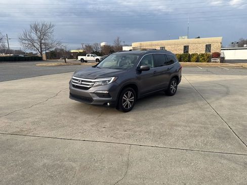 Used 2017 Honda Pilot EX-L image 2