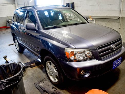 Used 2006 Toyota Highlander Limited AWD/4WD image 4